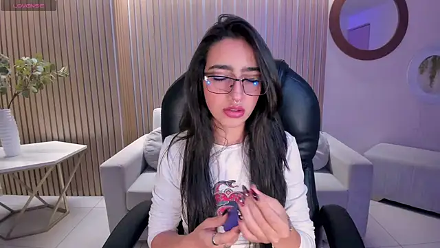 Snapshot of LarisaSmirnov chatting on September 2025 05:23:01 AM LarisaSmirnov online show from September 2025 05:23:01 AM