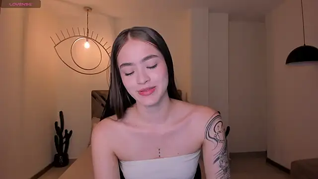 MaiaCollins online show from April 2026 05:29:01 PM