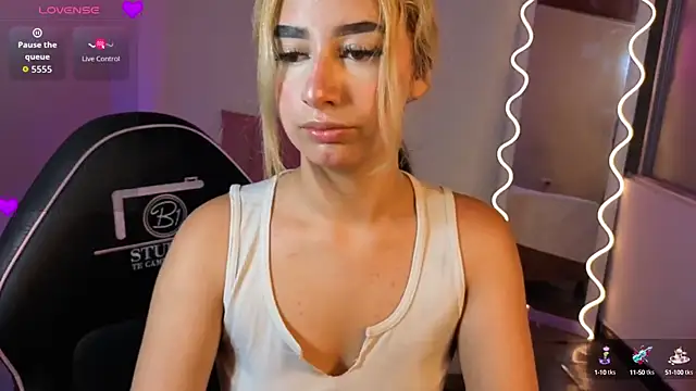 Malory tay1 online show from October 2025 07:11:01 PM