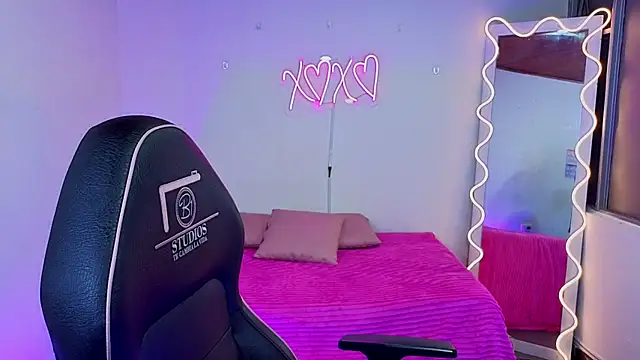 Malory tay1 online show from November 2025 07:01:02 PM