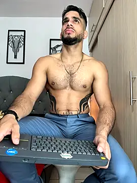 Snapshot of Maximiliano_ford chatting on October 2025 10:34:02 AM Maximiliano ford online show from October 2025 10:34:02 AM
