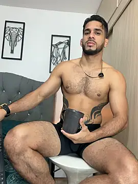 Maximiliano ford online show from May 2026 10:44:02 AM