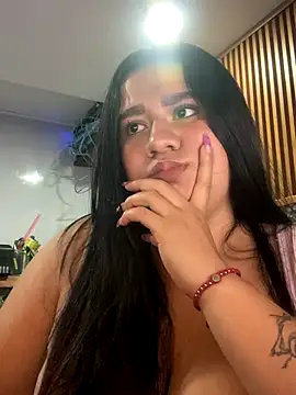 Snapshot of Vaiolet_2222 chatting on September 2025 05:51:01 AM Vaiolet 2222 online show from September 2025 05:51:01 AM