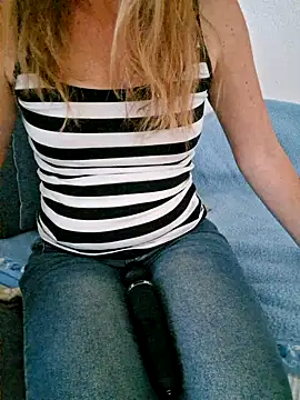 naturliebe online show from April 2026 07:00:02 AM