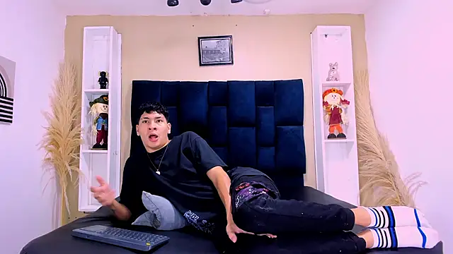 Snapshot of Jhojan_twink chatting on October 2025 12:25:01 PM Jhojan twink online show from October 2025 12:25:01 PM