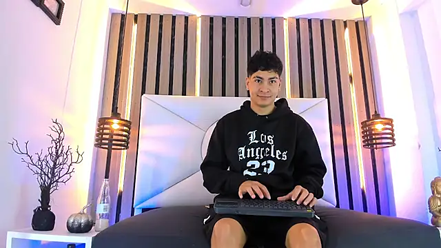 Snapshot of Jhojan_twink chatting on October 2025 12:04:02 PM Jhojan twink online show from October 2025 12:04:02 PM