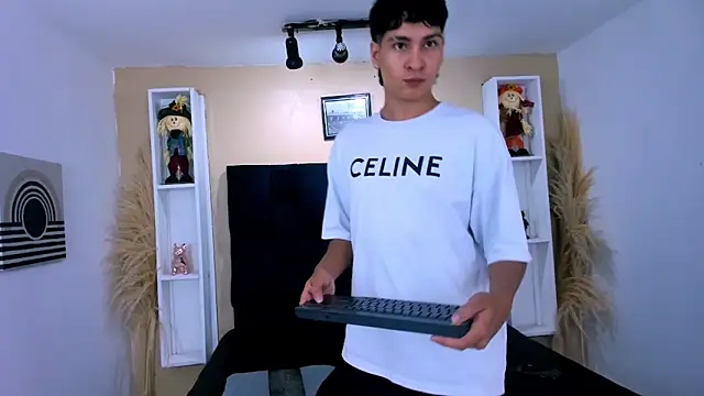 Snapshot of Jhojan_twink chatting on October 2025 05:02:02 AM Jhojan twink online show from October 2025 05:02:02 AM