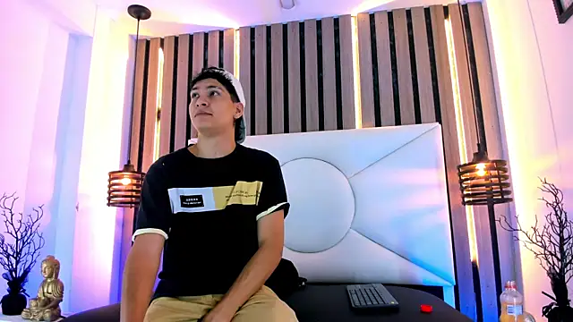 Snapshot of Jhojan_twink chatting on November 2025 11:56:02 AM Jhojan twink online show from November 2025 11:56:02 AM