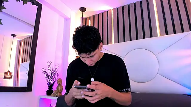 Snapshot of Jhojan_twink chatting on November 2025 07:13:02 PM Jhojan twink online show from November 2025 07:13:02 PM