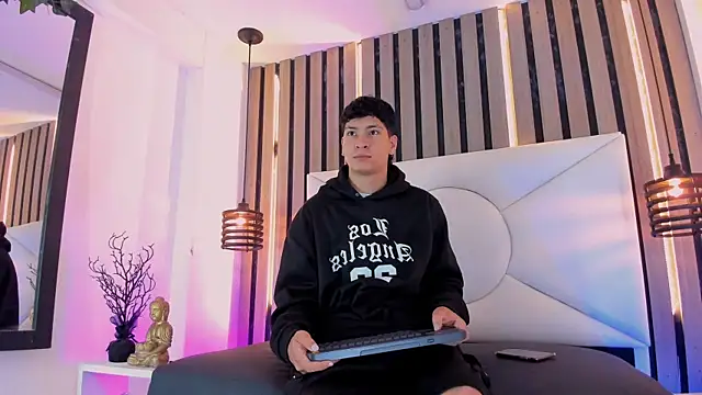 Snapshot of Jhojan_twink chatting on November 2025 12:16:01 PM Jhojan twink online show from November 2025 12:16:01 PM