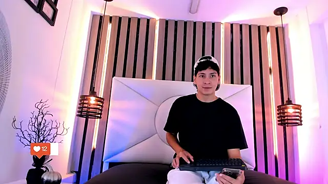 Snapshot of Jhojan_twink chatting on November 2025 12:36:02 PM Jhojan twink online show from November 2025 12:36:02 PM