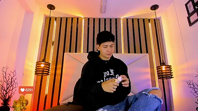 Snapshot of Jhojan_twink chatting on November 2025 12:27:01 PM Jhojan twink online show from November 2025 12:27:01 PM