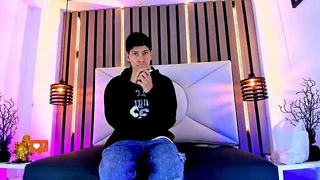 Snapshot of Jhojan_twink chatting on November 2025 12:37:01 PM Jhojan twink online show from November 2025 12:37:01 PM