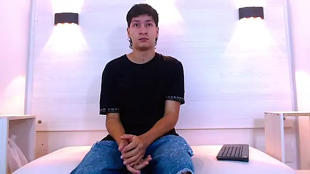 Snapshot of Jhojan_twink chatting on November 2025 12:19:02 PM Jhojan twink online show from November 2025 12:19:02 PM