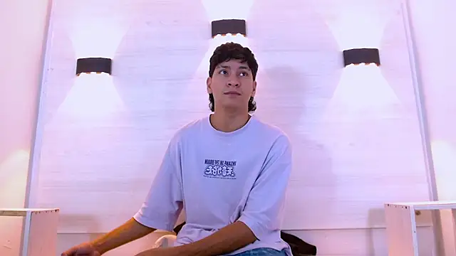 Snapshot of Jhojan_twink chatting on December 2025 01:16:02 PM Jhojan twink online show from December 2025 01:16:02 PM