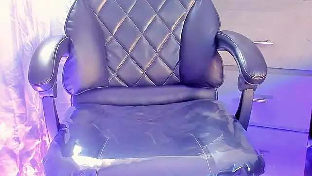 AliceStevens  online show from November 2025 01:58:01 PM