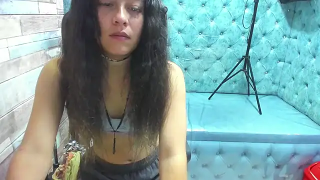 Lizeth Garcia online show from October 2025 12:06:01 PM