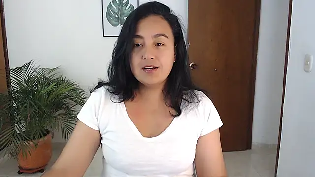 Snapshot of Themagicpotion chatting on June 2026 03:25:02 PM Themagicpotion online show from June 2026 03:25:02 PM