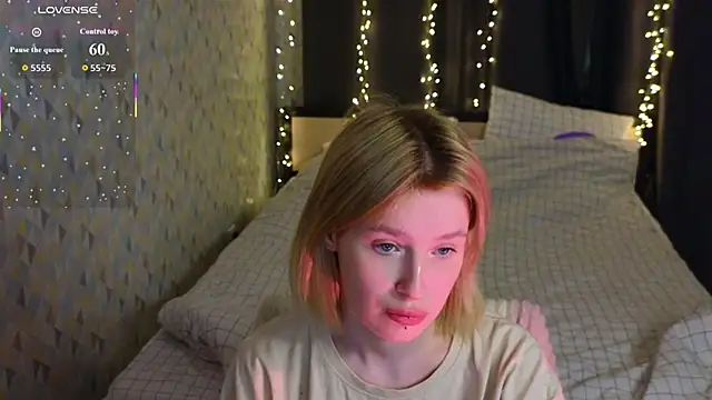 Snapshot of Tara_Lawson chatting on April 2026 04:55:01 PM Tara Lawson online show from April 2026 04:55:01 PM