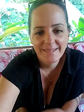 emiliemilf online show from June 2026 08:09:01 PM