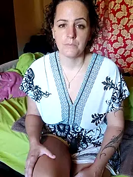 Snapshot of emiliemilf chatting on June 2026 08:11:01 PM emiliemilf online show from June 2026 08:11:01 PM