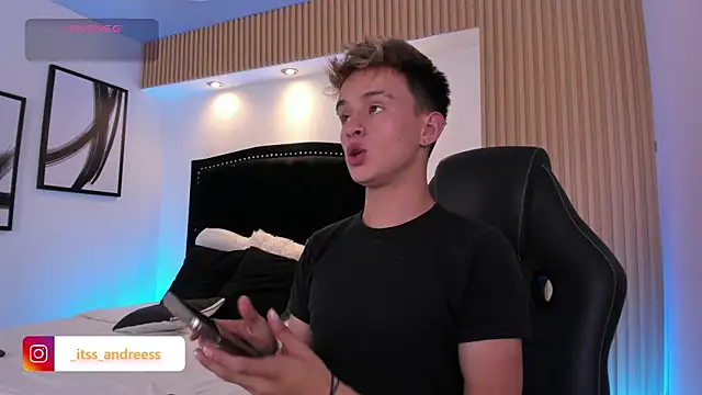LiamWildx20 online show from July 2026 04:59:02 AM
