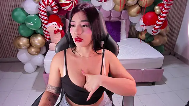 Nicolee19 online show from December 2025 11:06:02 AM