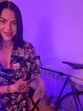 Snapshot of missninasparkle chatting on September 2025 10:57:01 PM missninasparkle online show from September 2025 10:57:01 PM