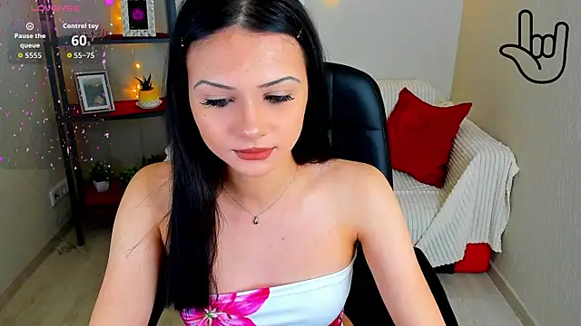 Kitti   online show from October 2025 01:29:01 AM