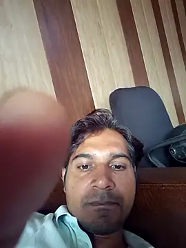 johnny8731 online show from October 2025 04:57:01 AM