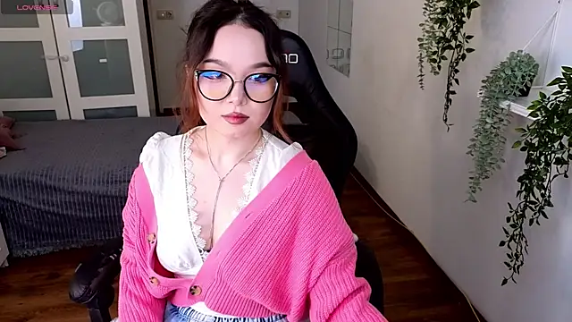 Snapshot of maddymystie chatting on March 2025 12:57:02 PM maddymystie online show from March 2025 12:57:02 PM