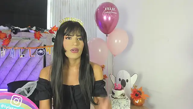 Taylor Harveey online show from October 2025 09:22:01 PM