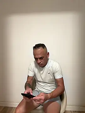 Snapshot of mateocali25 chatting on May 2026 09:23:02 PM mateocali25 online show from May 2026 09:23:02 PM