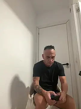 mateocali25 online show from July 2026 01:52:01 PM