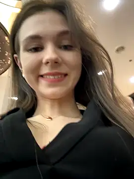 MilaBee online show from November 2025 09:33:01 AM