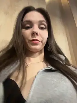 MilaBee online show from February 2026 05:05:02 AM