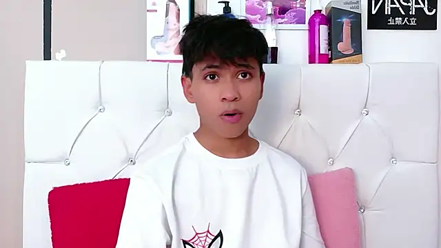 Ethan Westt online show from February 2026 08:25:01 PM