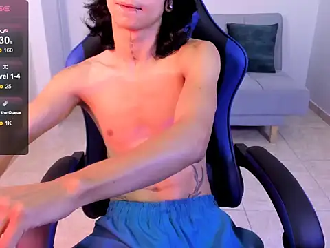 leoaddams22 online show from October 2025 03:10:01 PM