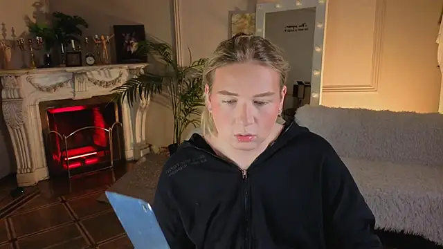 Jes Solar online show from November 2025 10:13:02 PM