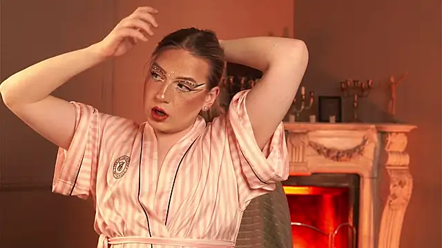 Jes Solar online show from April 2026 09:39:01 PM