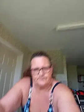 MissQueenBeex online show from May 2026 01:38:01 PM