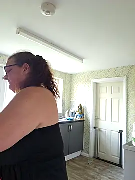 MissQueenBeex online show from May 2026 03:30:01 PM