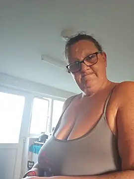 MissQueenBeex online show from May 2026 07:20:02 PM