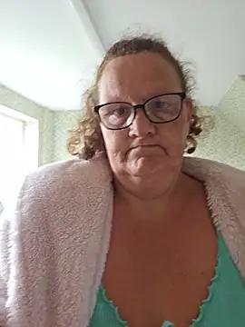 MissQueenBeex online show from June 2026 08:13:02 AM