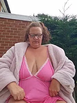 MissQueenBeex online show from June 2026 08:05:02 AM