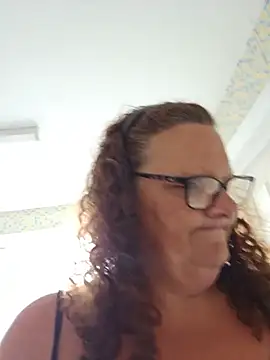 MissQueenBeex online show from July 2026 09:15:01 AM