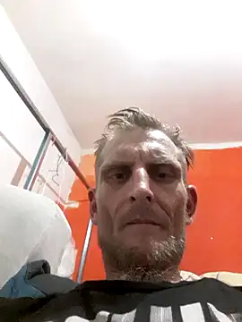 Snapshot of Tomassasdss chatting on October 2025 02:39:02 AM Tomassasdss online show from October 2025 02:39:02 AM