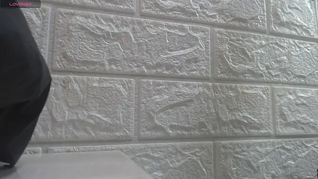 nei girl online show from December 2025 11:16:02 AM