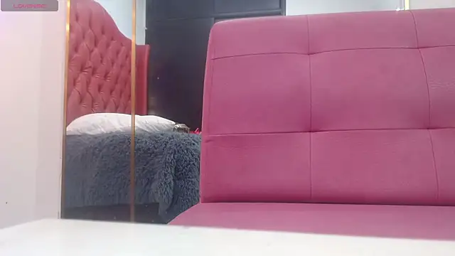 nei girl online show from April 2026 11:48:01 AM