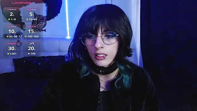 Snapshot of goth_minerva chatting on September 2025 01:46:01 PM goth minerva online show from September 2025 01:46:01 PM